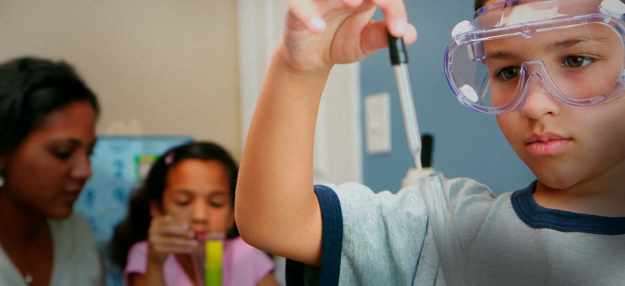Acercando las ciencias a colegios de las regiones del Biobío y Ñuble