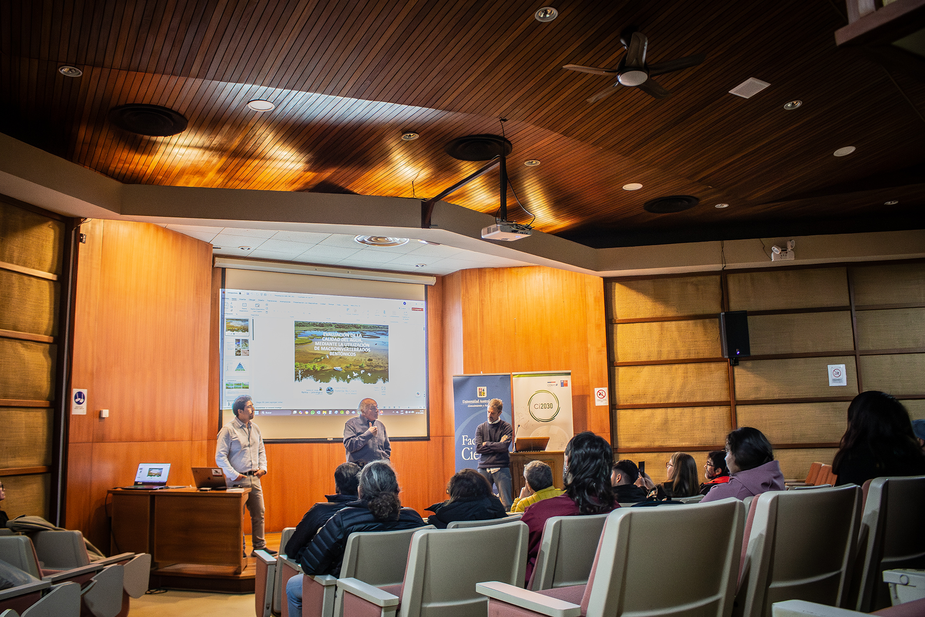 Programa de Monitoreo Ambiental del Humedal Río Cruces presenta nuevo informe ante la comunidad universitaria